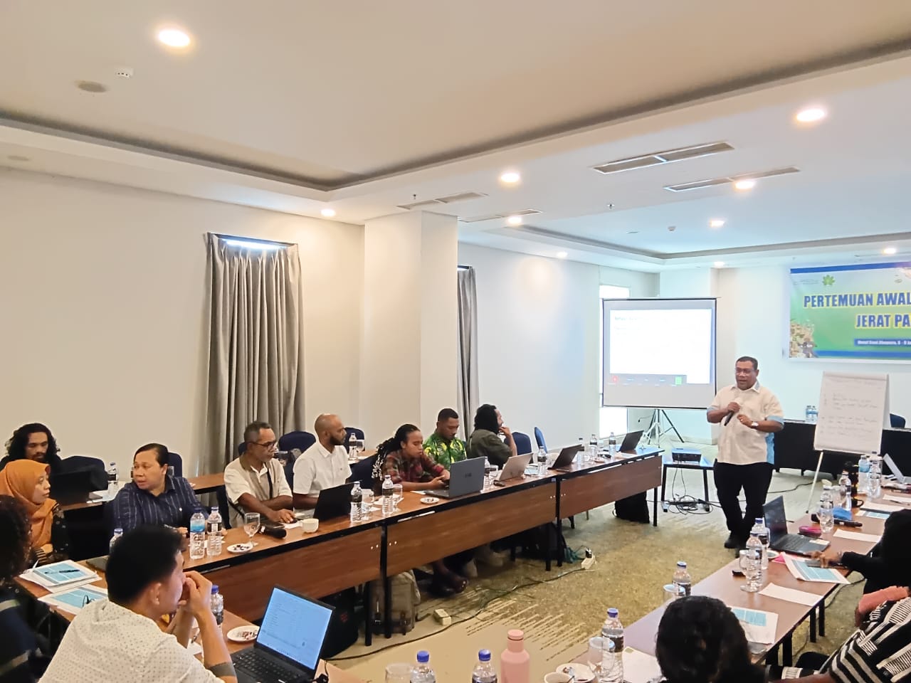 Diskusi pleno peserta dalam membahas agenda strategis JERAT Papua